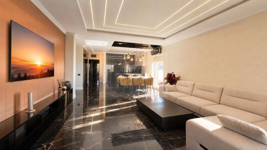 Penthouse exclusivist cu rooftop privat, jacuzzi și 2 parcări