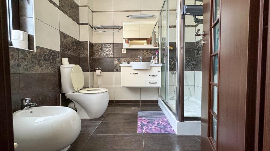 Apartament 4 camere lux zona Aviatiei-Caramfil