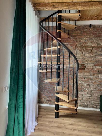 Inchiriez apartament la casa cu curte proprie - Zona Paris - 7