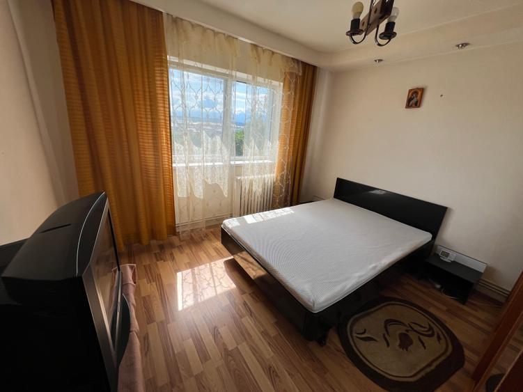 VÂND APARTAMENT 2 CAMERE DECOMANDAT et,3 – ZONA VASILE AARON