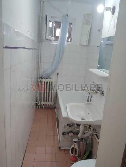Se oferă spre vânzare un apartament cu 2 camere, situat în zona Șagului, pe stra