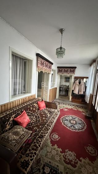 Casa 163 mp, teren 3.446 mp, zona Beriu - 8