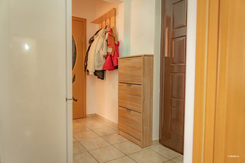 3 camere renovat, mobilat, balcon