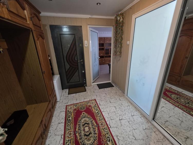 Apartament 2 camere Navodari mobilat+parcare primarie.
