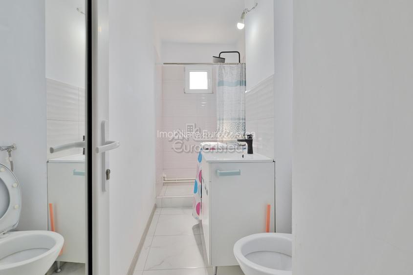 Apartament 3 camere de vânzare în Mangalia, Str. Sirenei . - 6