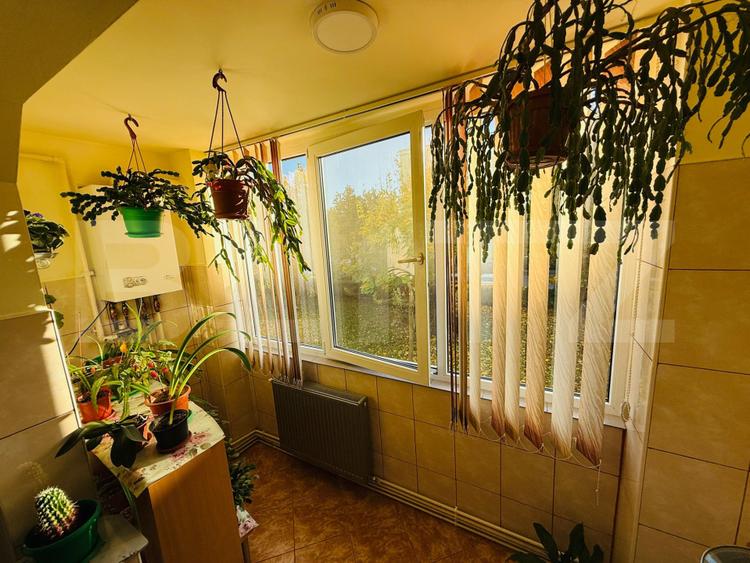 Apartament 2 camere, 49 mp, zona Tractorul