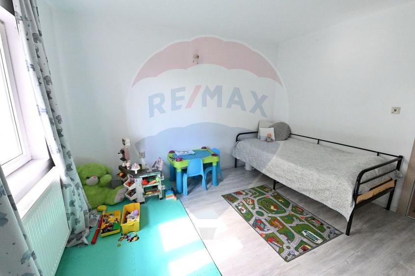 P+E+M cu 7 camere, Bariera Valcii in proximitatea Spitalului Regional