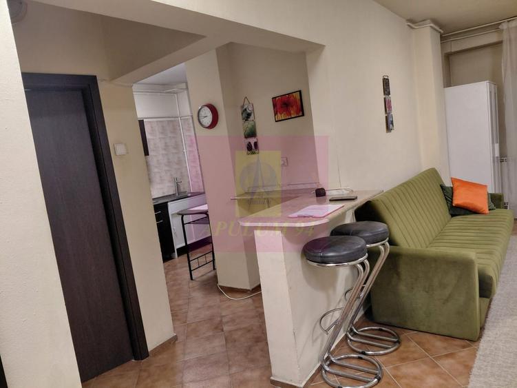 Vanzare apartament 2 camere bd Decebal stradal, parking