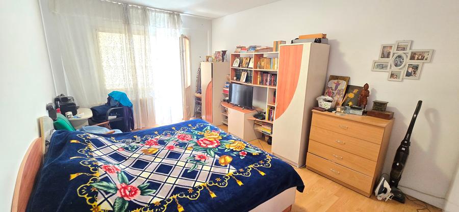 INTABULAT Apartament 3 camere 70 mp, mobilat, boxa 10 mp