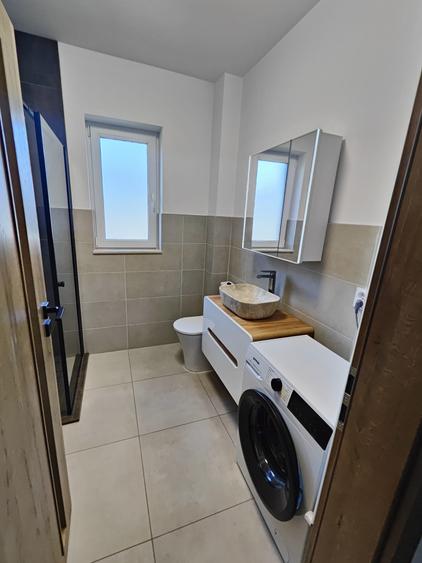 Apartament deosebit in vila, 2 camere, 3 balcoane, zona Tractorul