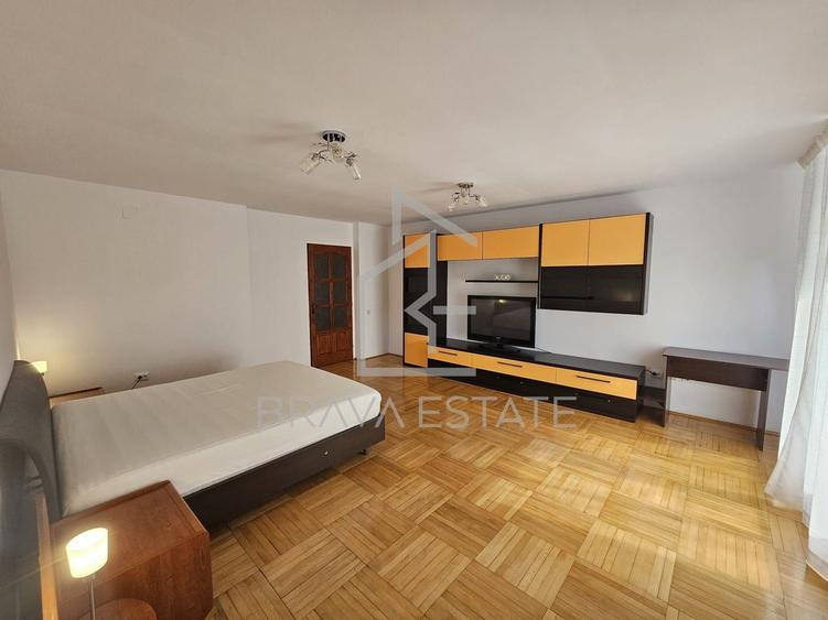 Apartament 3 camere, 100mp, 2 băi, 2 balcoane, 2 parcări, str Pădurii