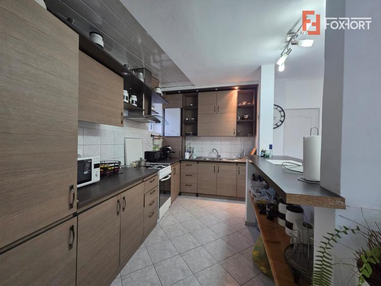 194 mp apartament de lux + 195 mp curte individuala, zona Centrala, Arad