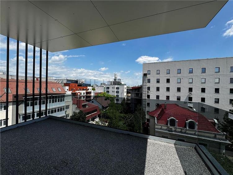 De Vanzare Apartament 4 Camere | Herastrau
