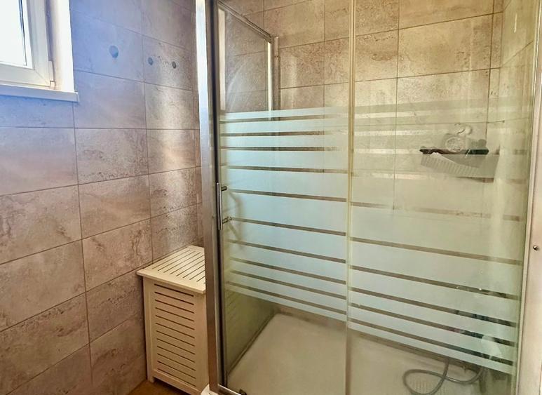Garsonieră de vanzare, cu loc de parcare proprietate, lângă metrou, Popesti leor
