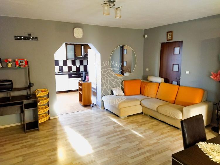 Oportunitate investitie! Casa 420 mp+balcoane-terasa 28 mp-Zavoaie