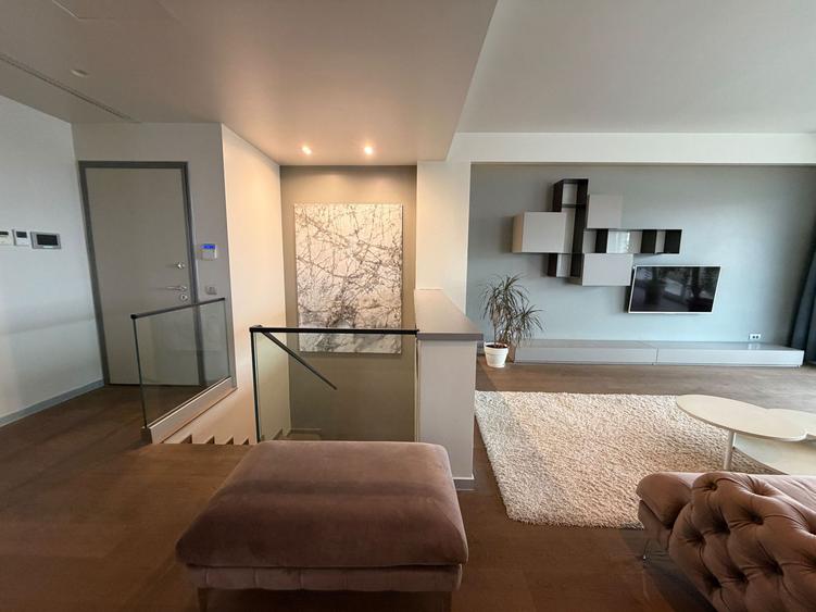 Apartament  ultrafinisat cu 3 dormitoare, mobilier modern si garaj