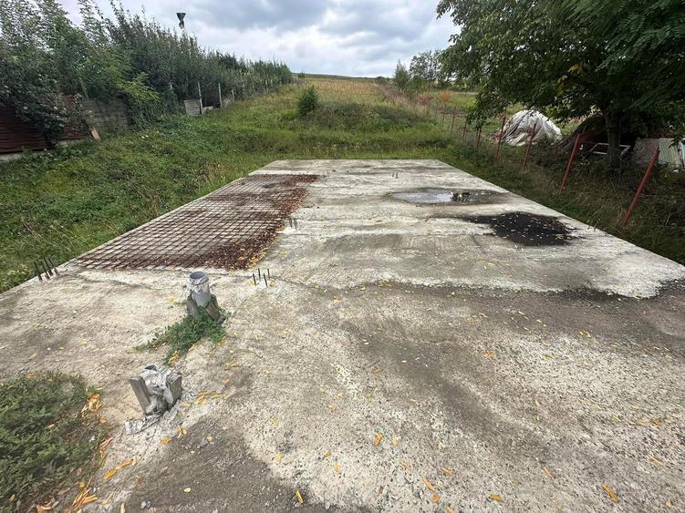 Teren la strada in Stauceni cu temelie turnata