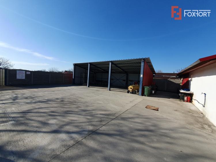 Spatiu comercial cu 4 incaperi de vanzare in Denta, zona Central