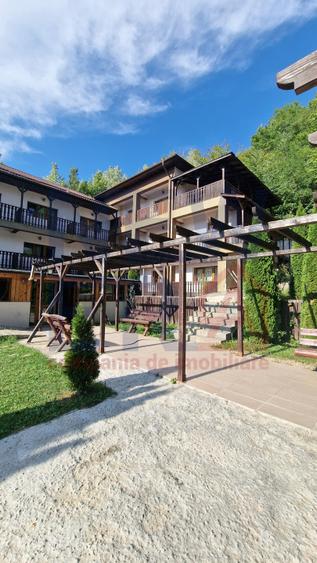 Domeniu Imobiliar de Elită: 14.000 mp Teren, Pensiune, SPA și Centru Evenimente