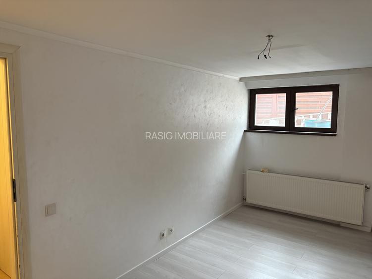 Casă cu 3 camere recent renovată, zona Damaroaia, Bucurestii Noi