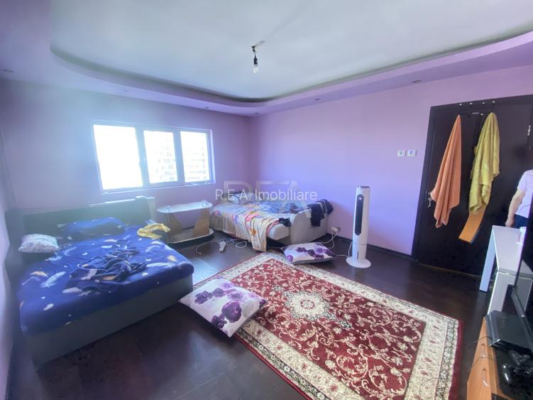 3 camere- Decomandat- Bloc Anvelopat- Trafic Greu - 2