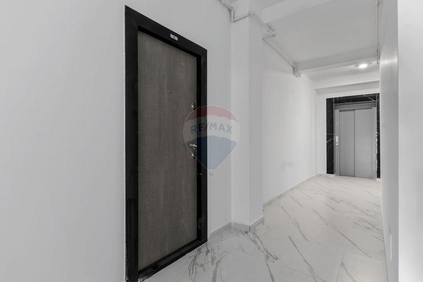 Apartament cu 3 camere de vânzare și parcare, bloc nou, zona Giroc
