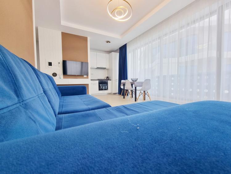 Apartament cu vedere generoas catre lac in complex LakeOn