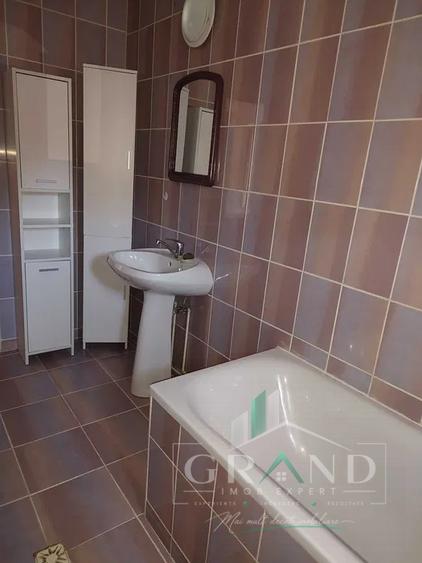Casa individuală de închiriat | 3 camere | Curte | Terasă | Garaj | Gazon | Jucu