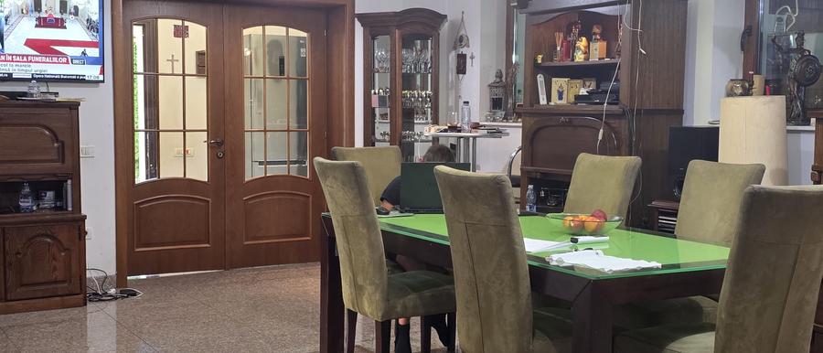 Vila de vanzare cu teren generos zona Ciolpani