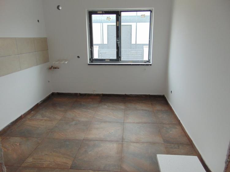DE LA DEZVOLTATOR FARA COMISION casa cu 4 camere 2 bai placa beton LA CHEIE