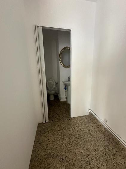 Zona Unirii 50 mp vad comercial stradal