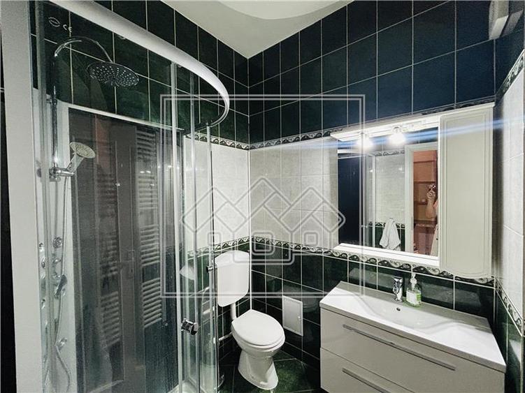 Apartament cu 2 camere, pivnita, pod, 63 mp utili, pret negociabil
