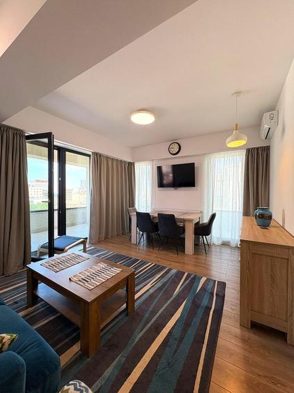 Apartament cu 4 camere de închiriat