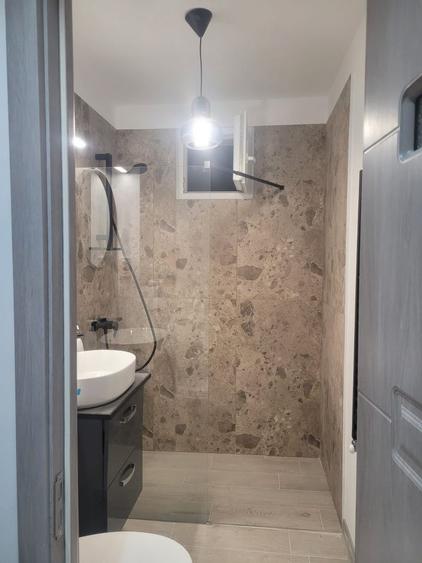 Apartament 2 camere de vanzare Drumul Taberei - Raul Doamnei