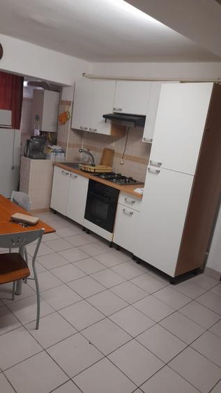 Apartament 3 camere 70 mp etaj 1, decomandat, Rovinari