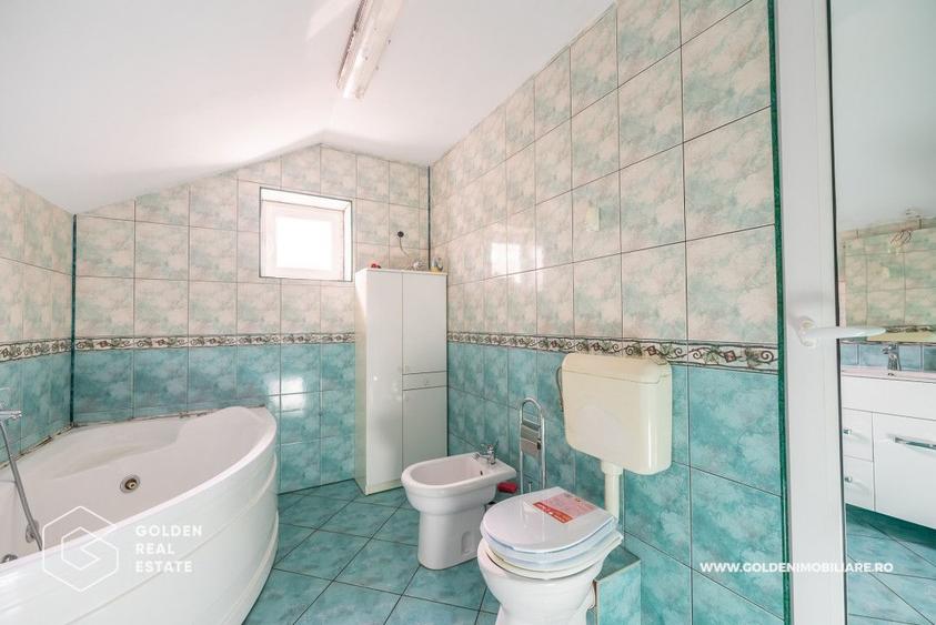 Vilă zona Podgoria, 140mp, 5 camere, 2 bai, garaj