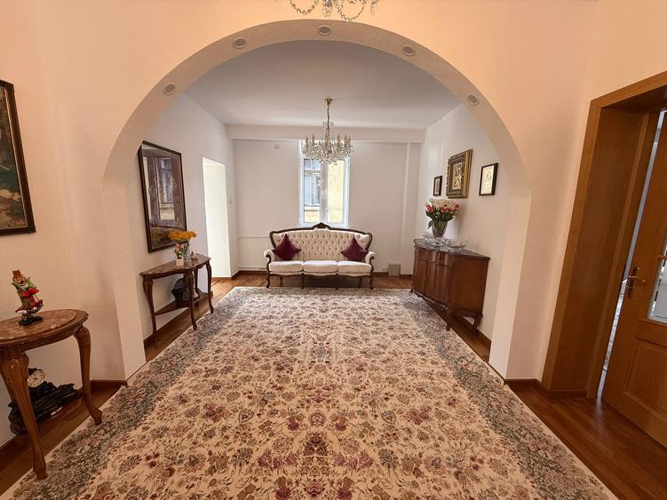 Apartament + Mansardă + Subsol în vilă – Dorobanți