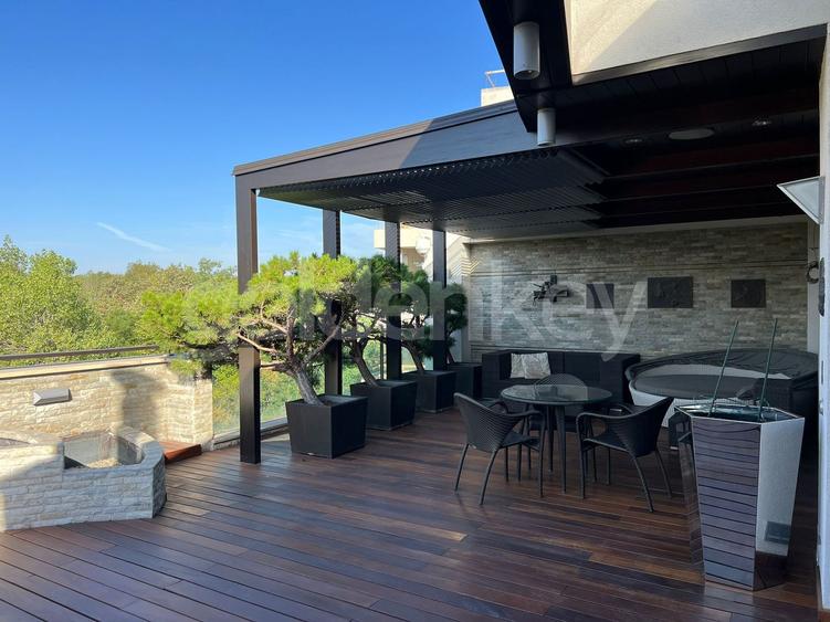 Penthouse unic cu 7 camere,4 bai | vedere panoramica catre parc