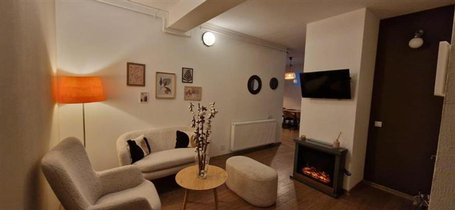 De inchiriat apartament 3 camere, semicentral, zona Papiu
