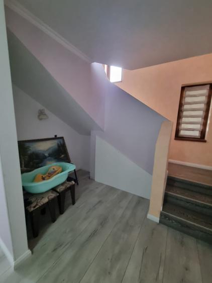 Casa de vânzare spre Vetis, drum principal