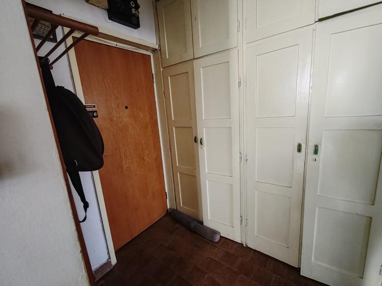 Apartament 2 camere liber la vanzare zona Astra - Planete