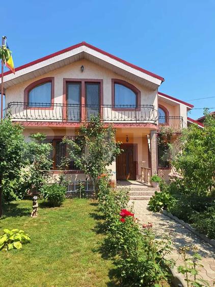 Casa de vanzare, 225 mp, sat Costi