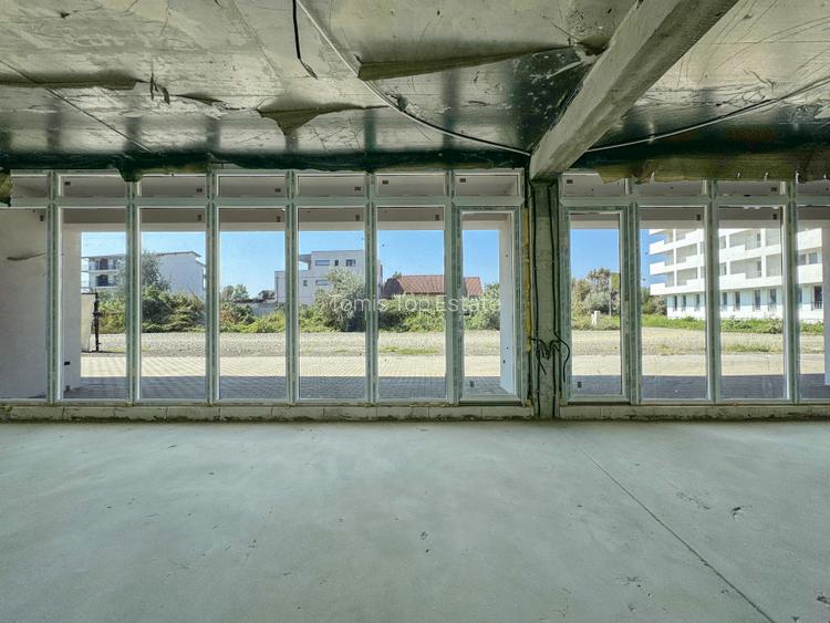 Spatiu comercial in Mamaia Nord, cu doua intrari, la 250m de plaja - 3