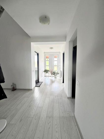 Casa noua de vanzare in Sauaieu, cu priveliste spre lac , la 20 km de Oradea