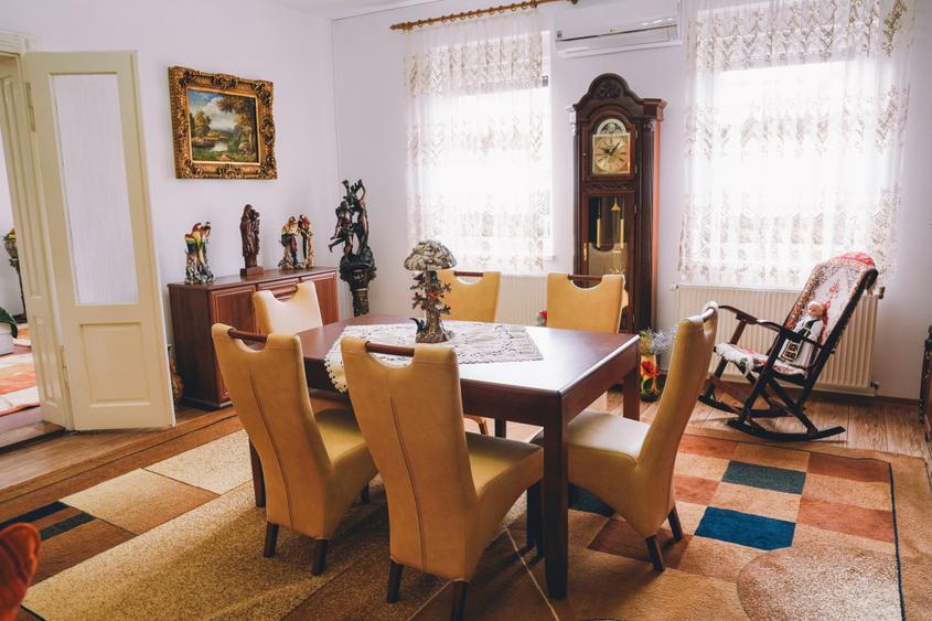 Casă renovată integral 4 camere + garaj | Piața Cluj, Str. Paris, Sibiu