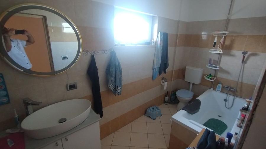 Casa Km 4-5 doua familii