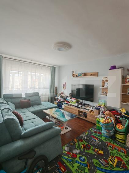 Apartament cu 4 camere, decomandat, 75 mp, zona Parcul Teilor