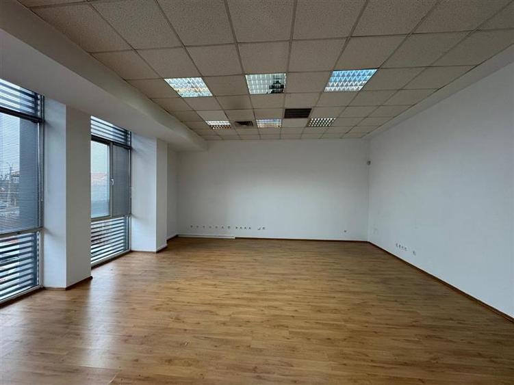 Spatiu de inchiriat S+P+ET., 1200 mp utili situat in cartierul Dambul Rotund!