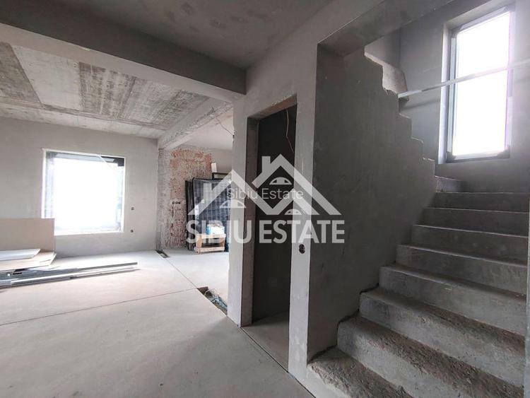Casa cu garaj, 4 camere, 3 bai, Sibiu Selimbar Comision 0% - 5