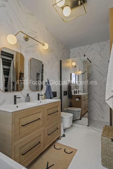 For Rent Panoramic Signature: Penthouse in Floreasca's Prime Waterfront